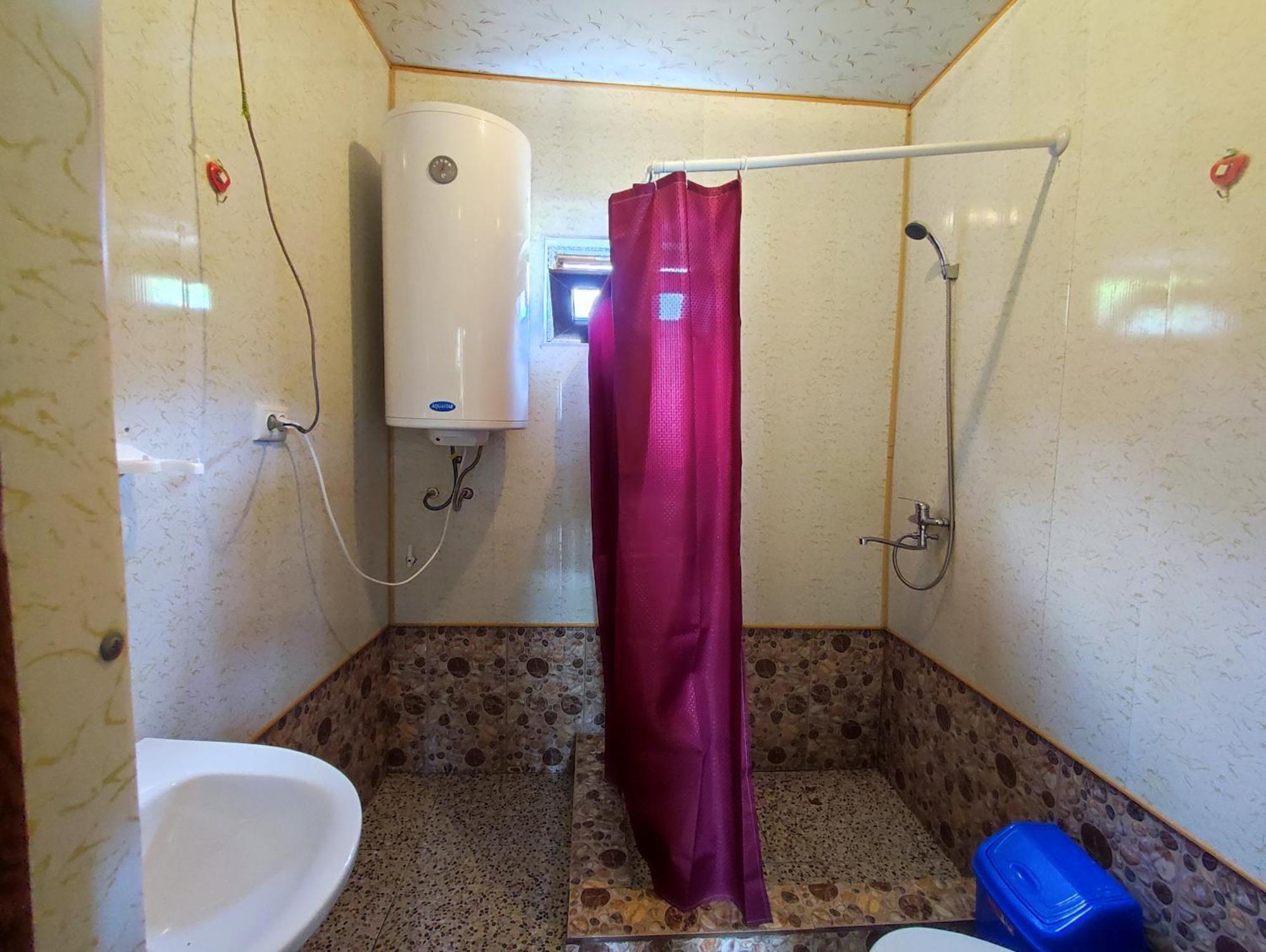 Adishi Guest House Zhora Kaldani Luaran gambar
