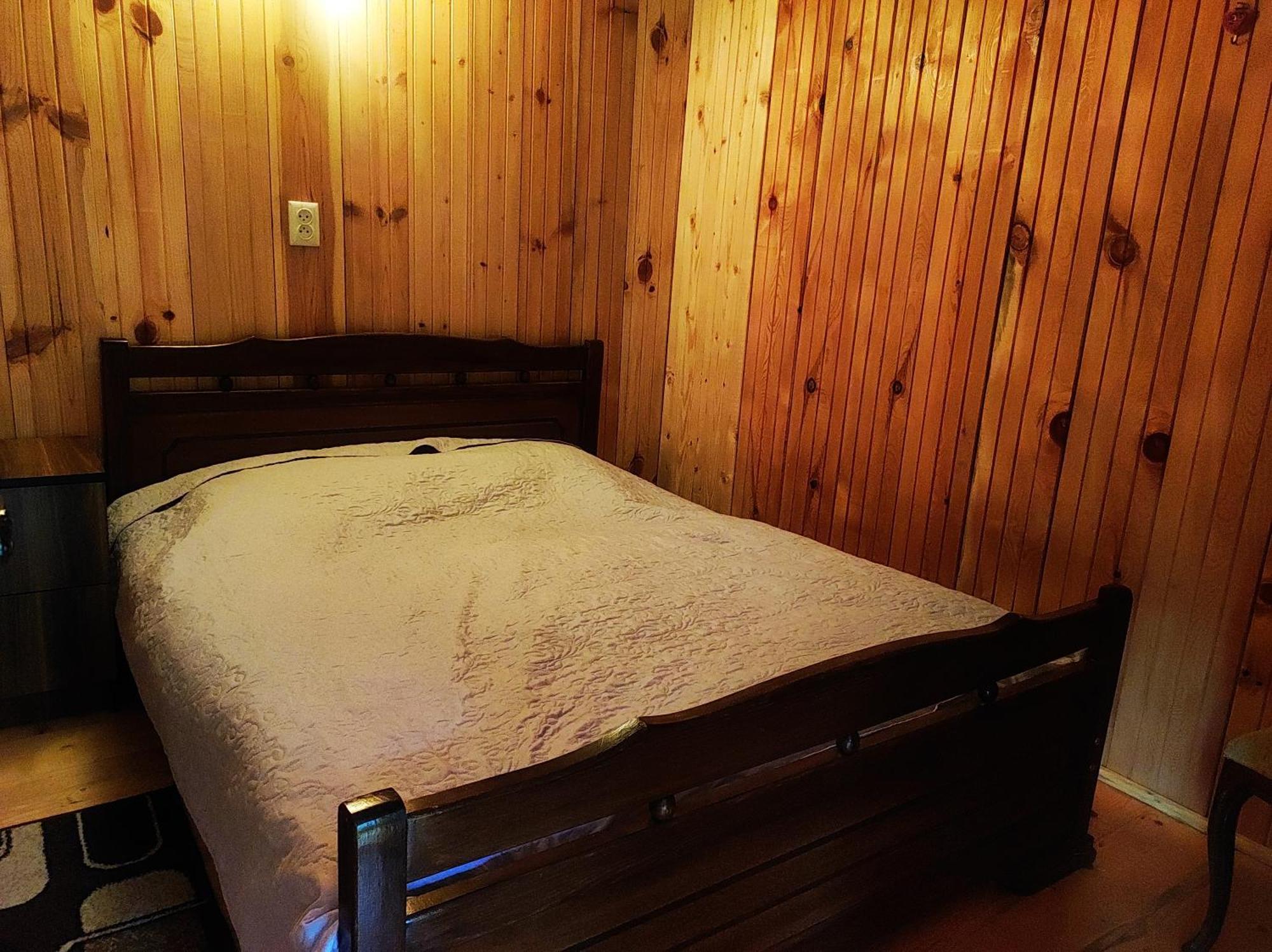 Adishi Guest House Zhora Kaldani Bilik gambar
