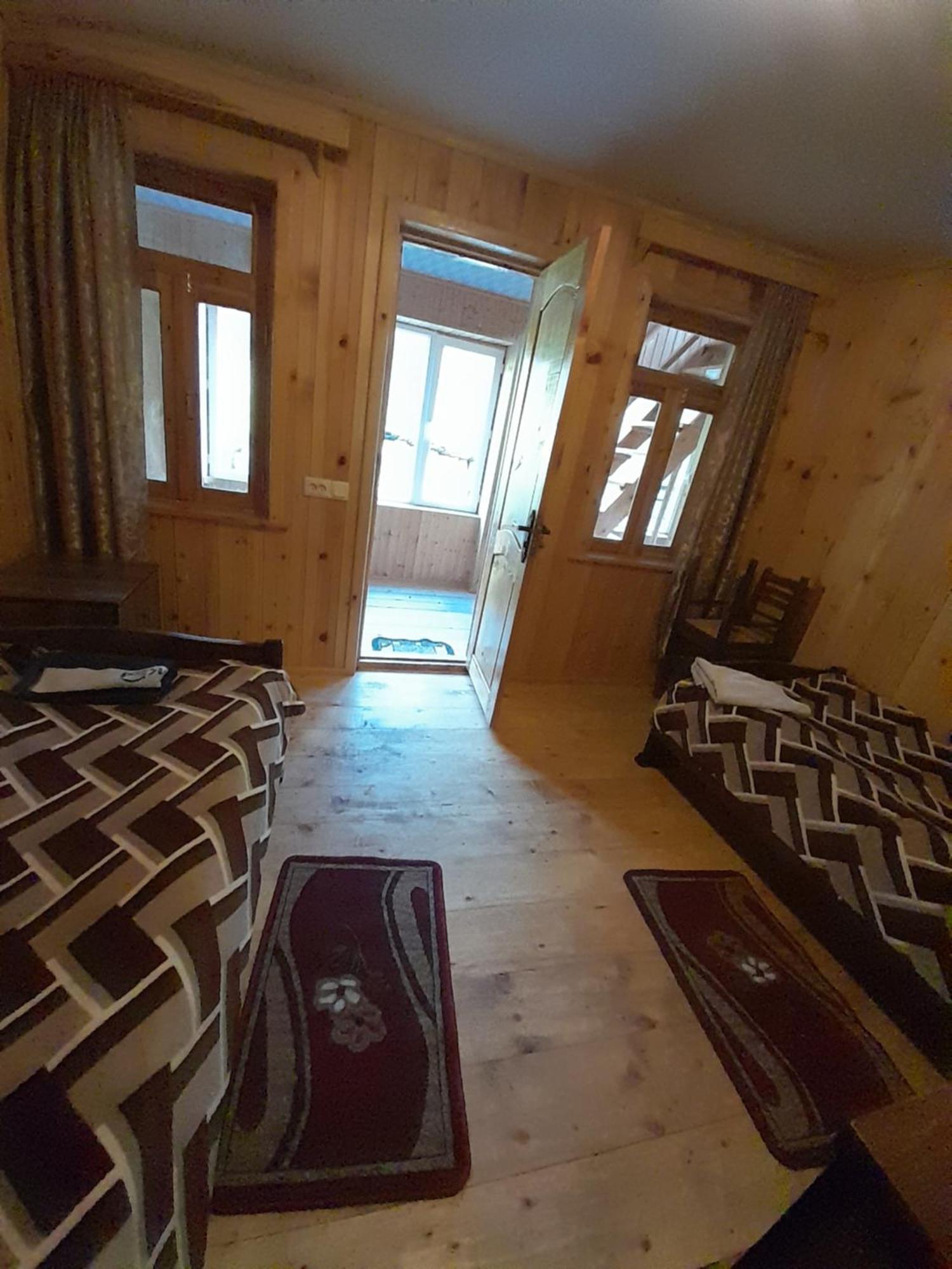 Adishi Guest House Zhora Kaldani Luaran gambar